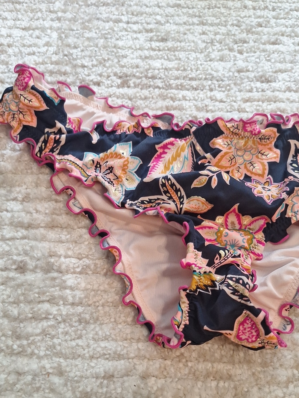 NWOT Shade & Shore Ruffle Edged Ruched Bottom Biniki Bottom | Navy Multi | L